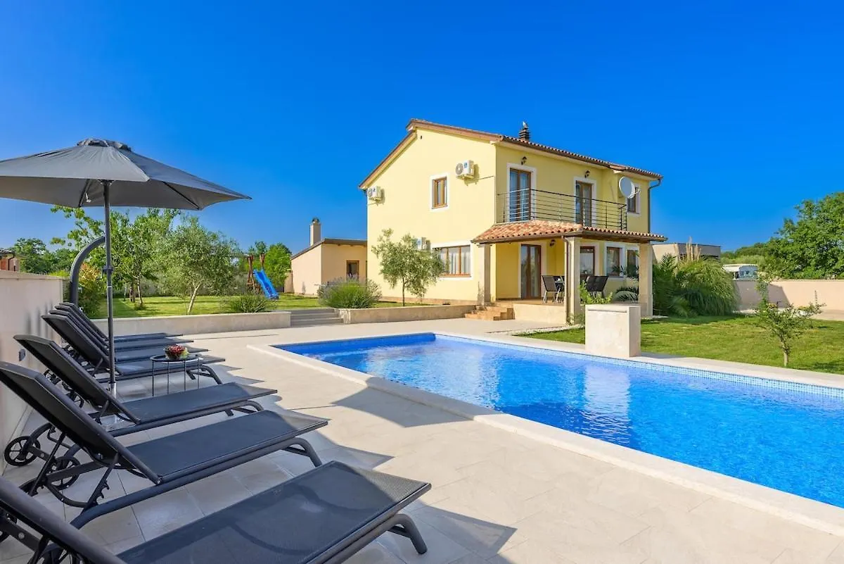 Villa Renata by Istrialux Cukrici